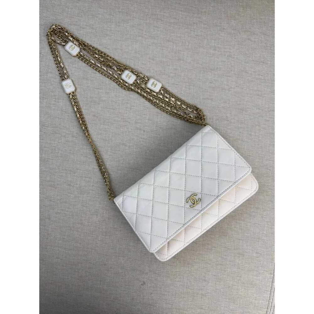 CHANEL White Lambskin Wallet on Chain GHW